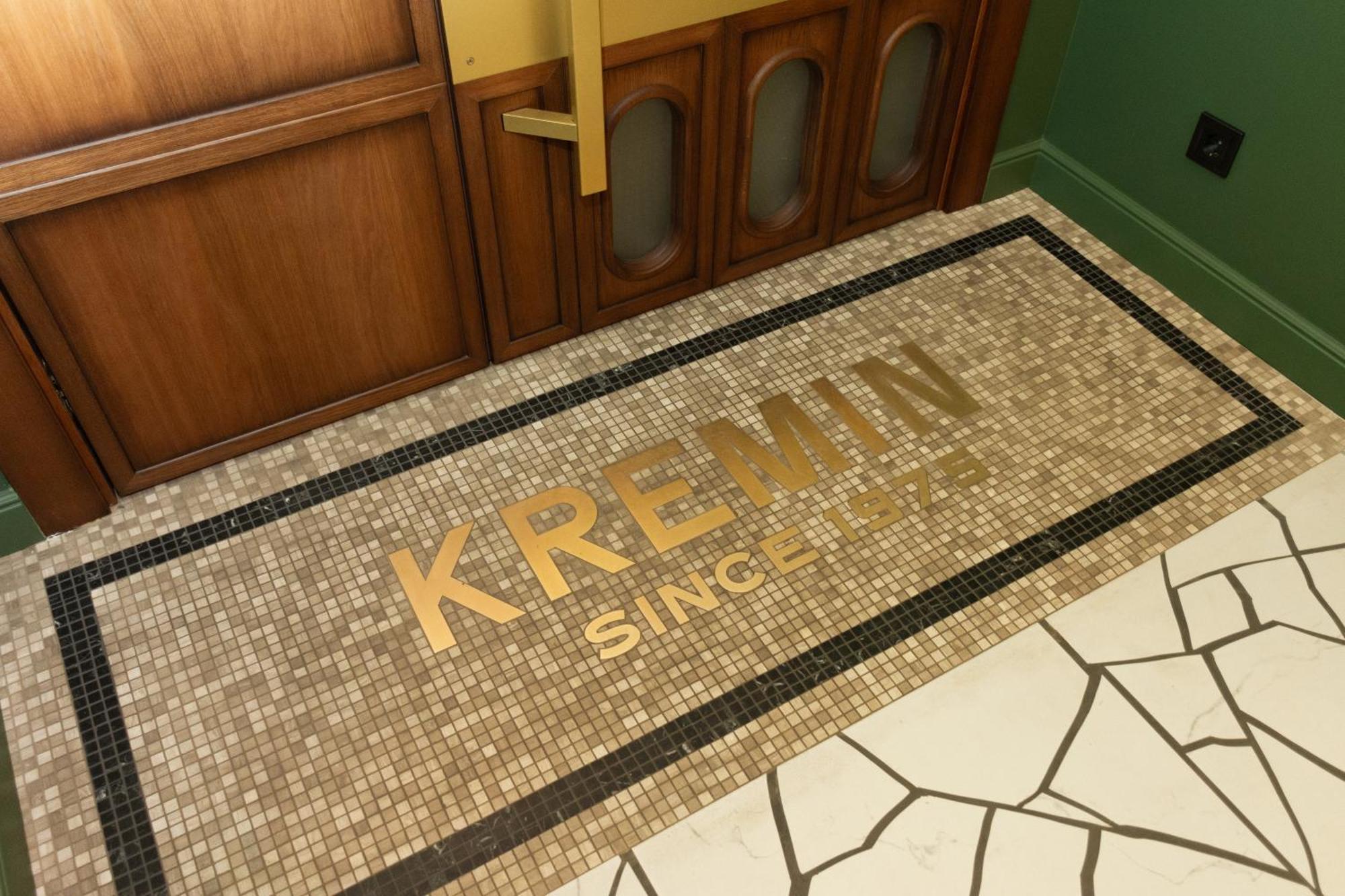 Kremin Hotel Kremenchuk Exterior foto