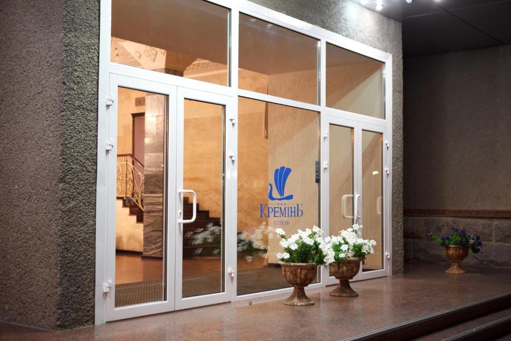 Kremin Hotel Kremenchuk Exterior foto